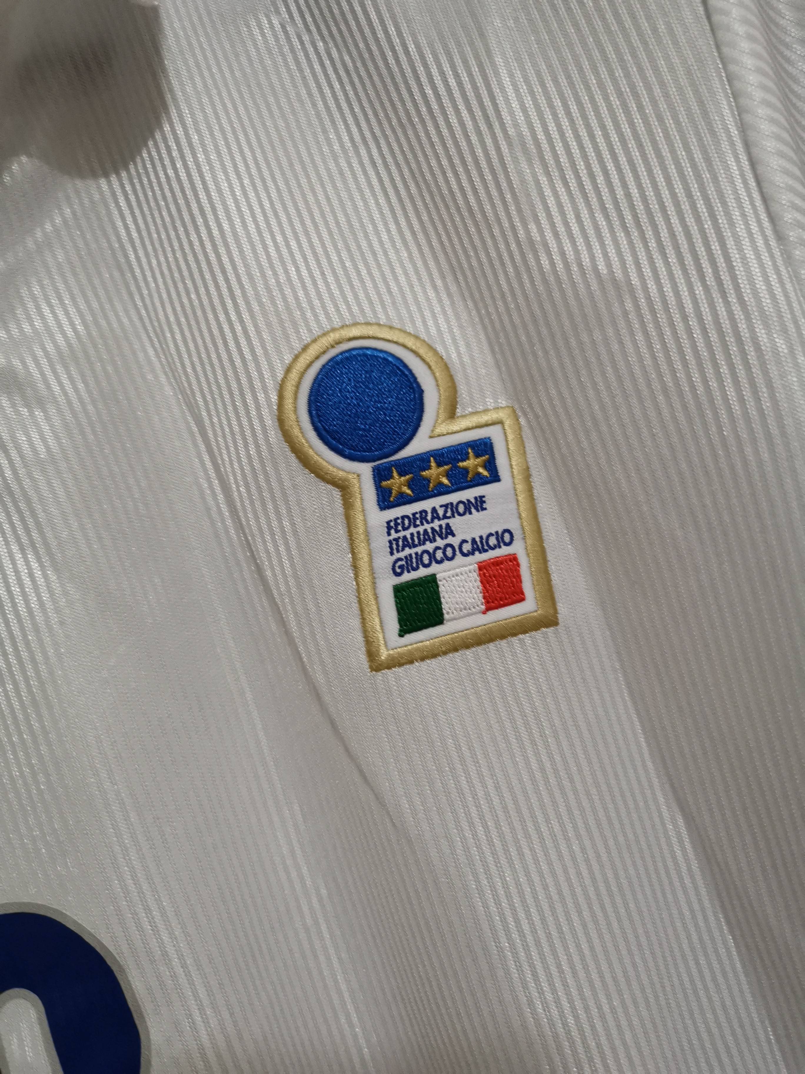 Baggio Italy Away Shirt 1998/99