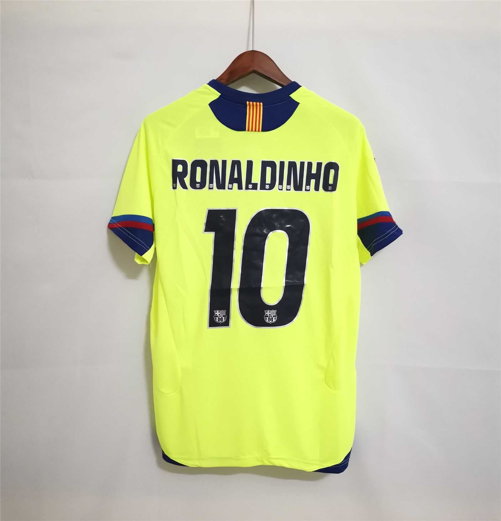 Ronaldinho Barcelona Away Shirt 2005/06